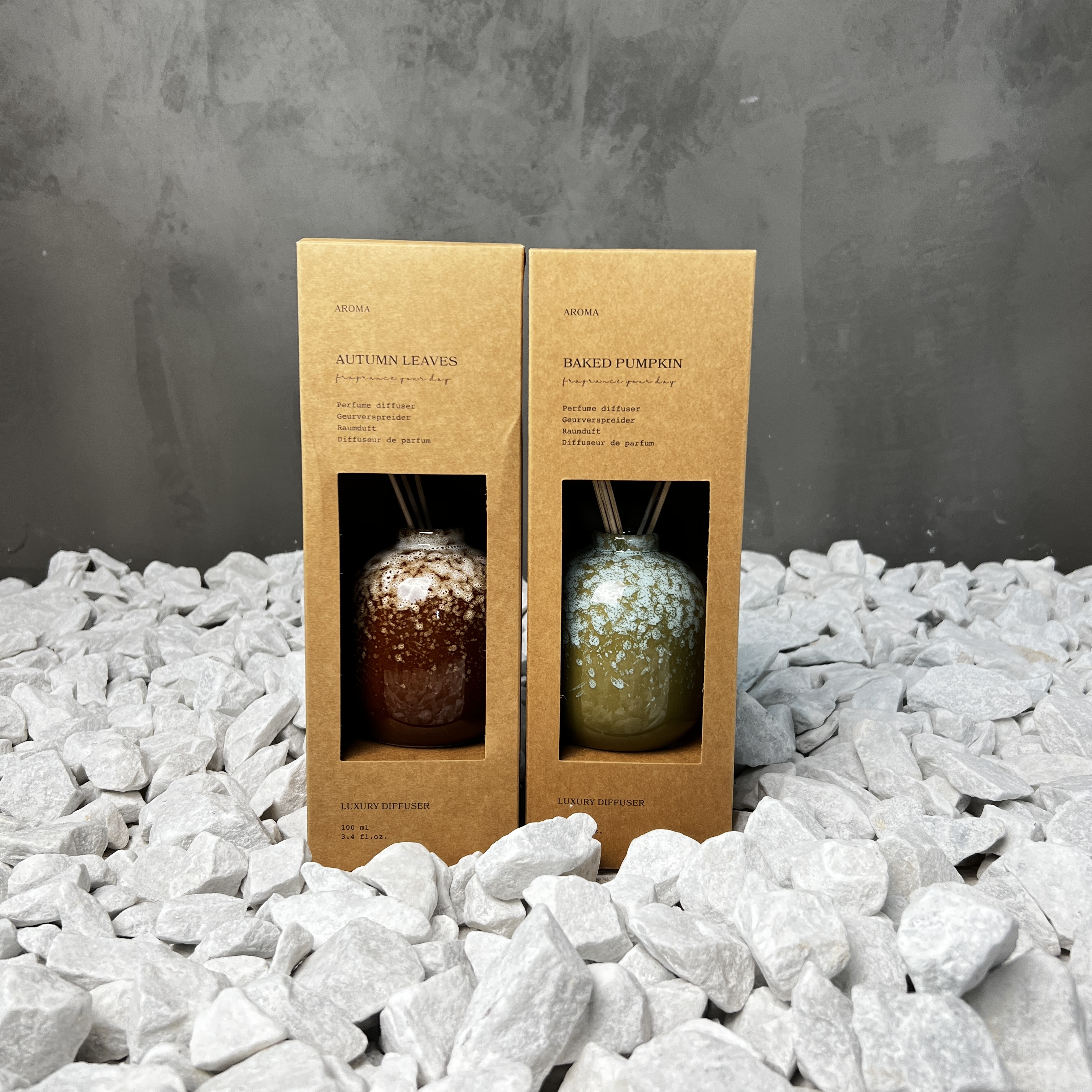 Doos à 12 stuks geurstokjes 100ml (2 assorti)